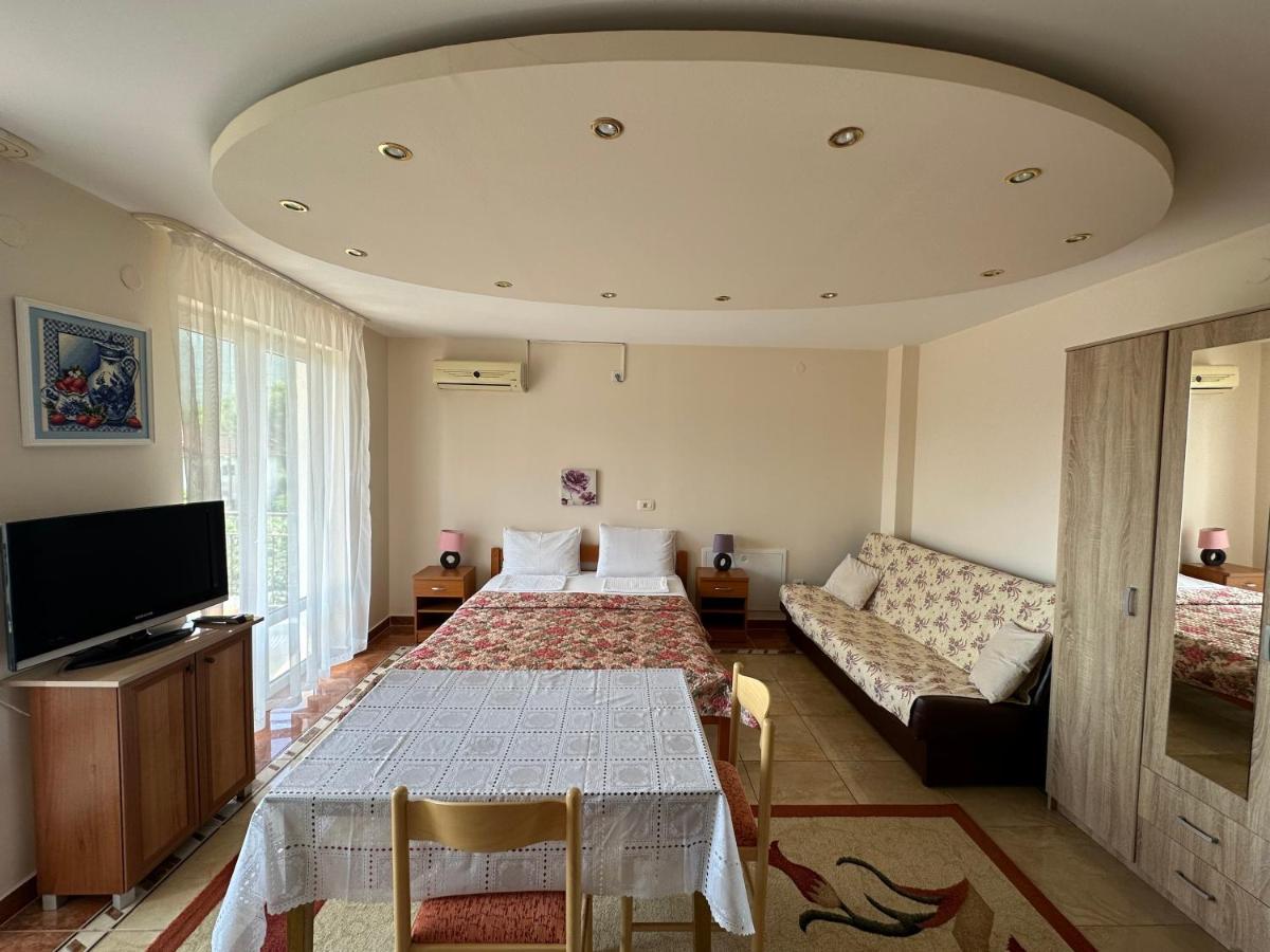 Villa Alla Bed And Breakfast Herceg Novi Exterior foto