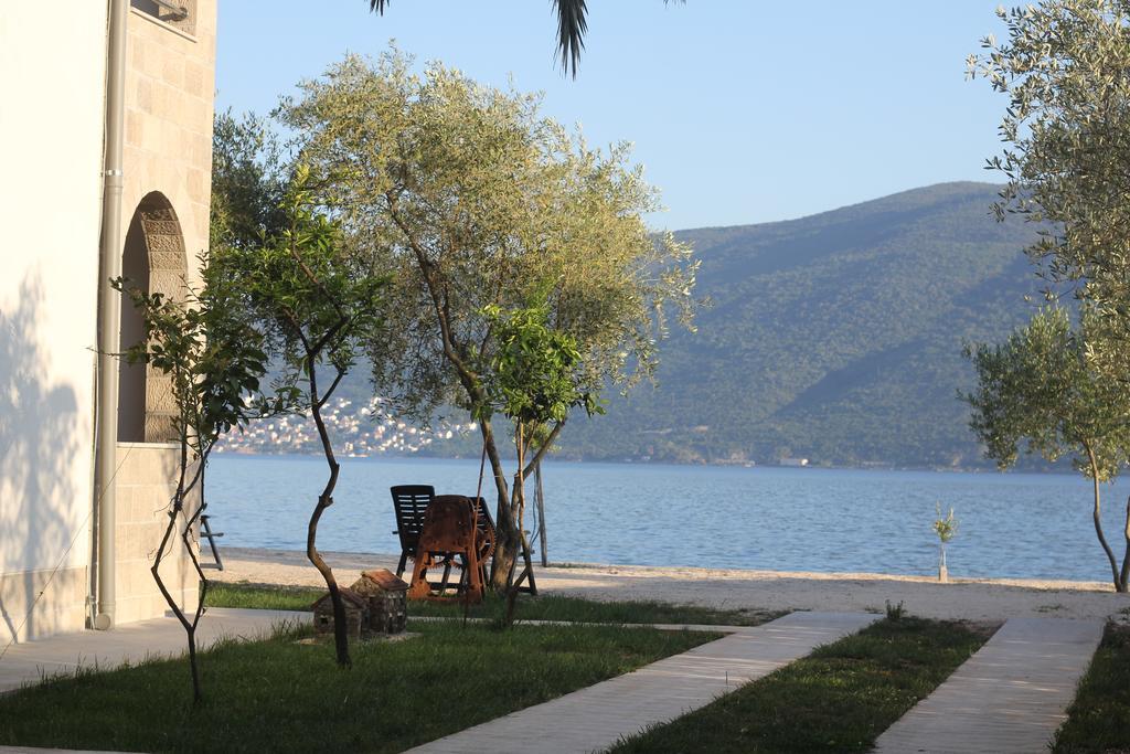 Villa Alla Bed And Breakfast Herceg Novi Exterior foto