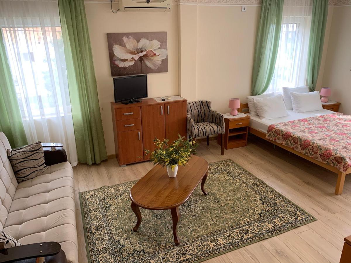 Villa Alla Bed And Breakfast Herceg Novi Exterior foto